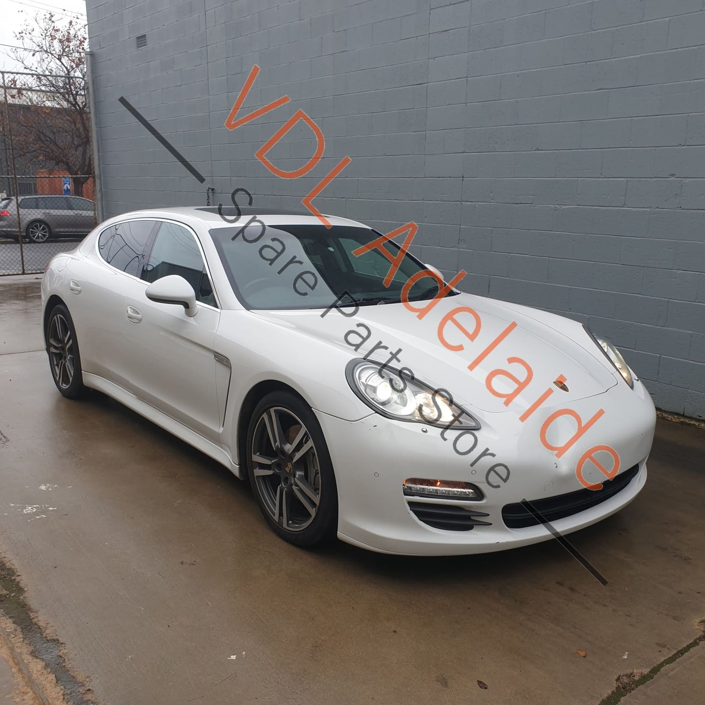 97053101102GRV Porsche Panamera 970 Front Left Door Shell 97053101102 GRV Carrara White B9A / B4