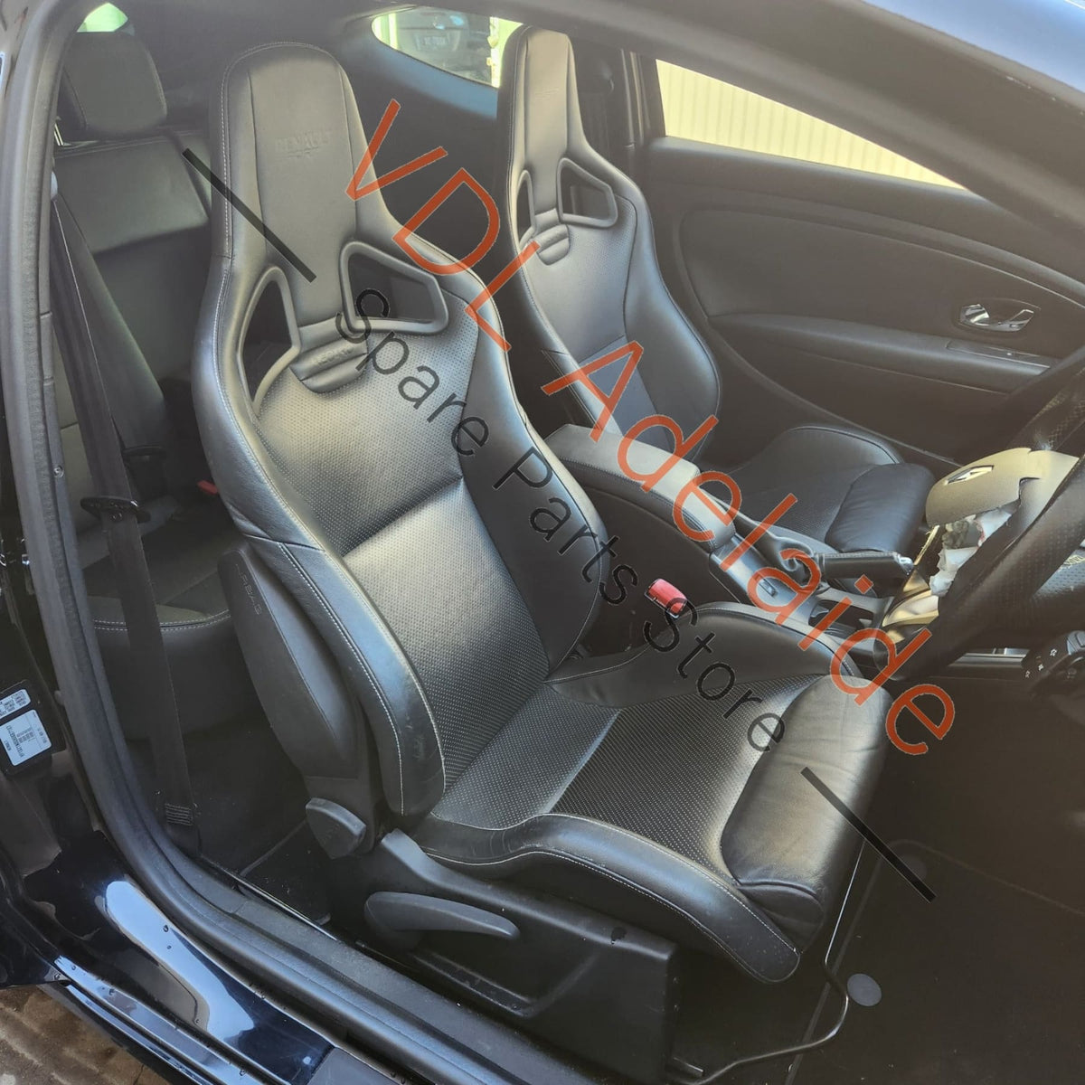 864600030R Renault Megane 3 Rear Seat Middle Headrest 864600030R Leather white stitch