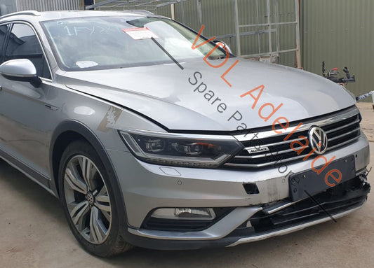 VW Passat B8 Rear Seat Headrest Left / Right Leather 3G0885901ACICE