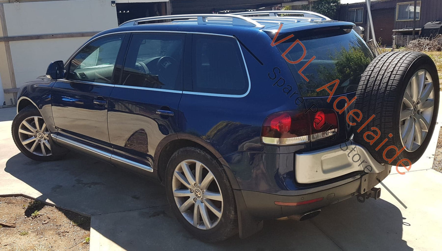 VW Touareg 7L Front Left Fender Lining with Molding 7L6854959A