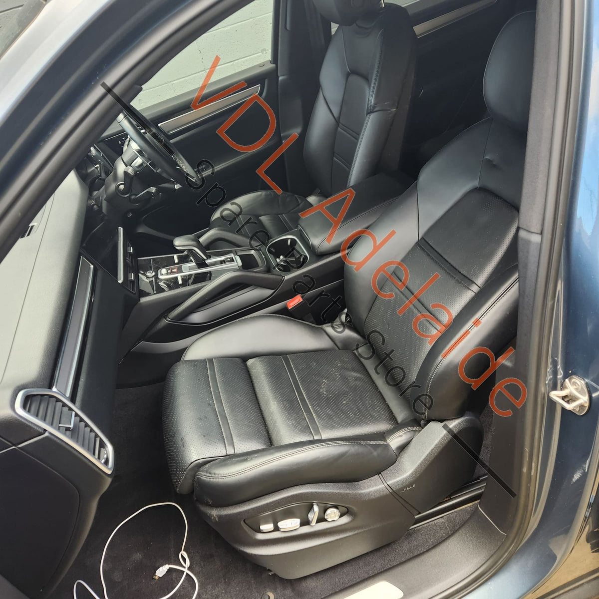 9Y0885901B8YR Porsche Cayenne Leather Rear Left / Right Outer Seat Head Restraint Rest 9Y0885901B 8YR