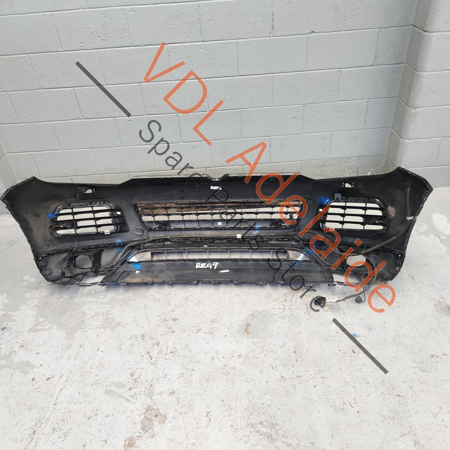 VW Touareg 7P Front Bumper Assembly compelte with grilles etc