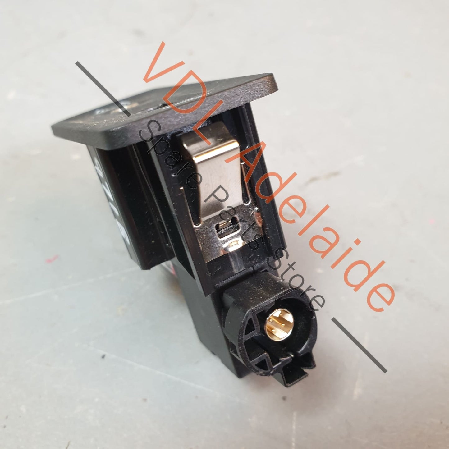 AUX USB Interface Port Socket 5G0035222E 5Q0035724 5G0035222E 5Q0035724