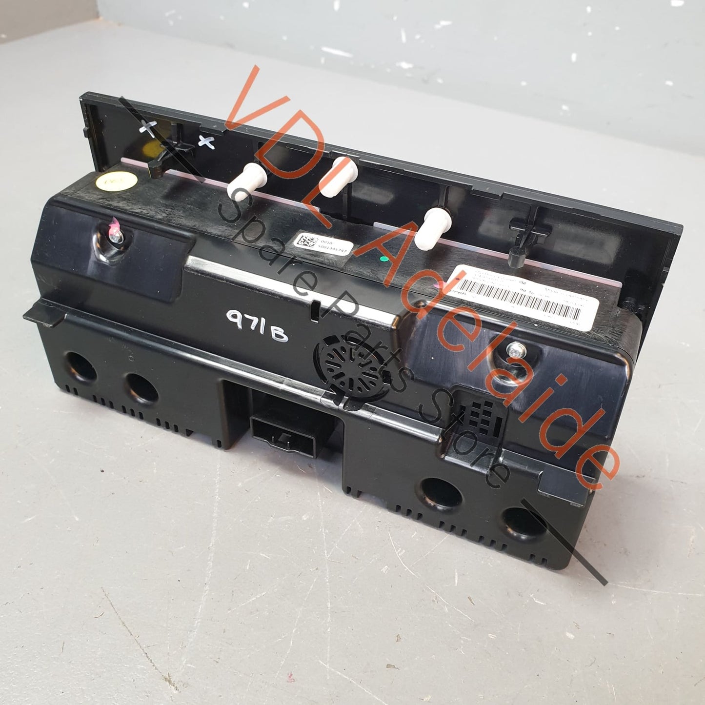 Porsche Panamera AC Climatronic Rear Control And Display Panel 974919615K 974919615K 974919615P 974919615K6N3 974919615K6N3 974919615P6N3 One retaining clip is loose