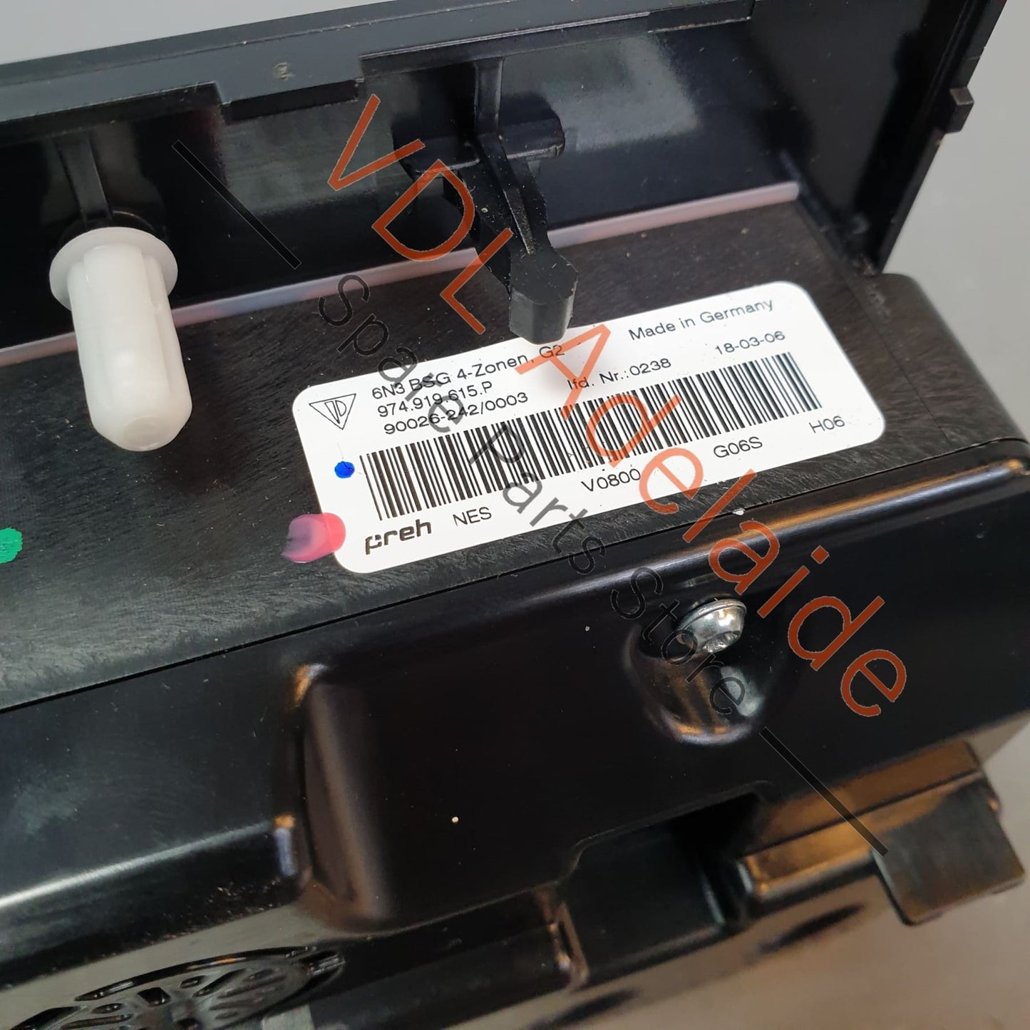 Porsche Panamera AC Climatronic Rear Control And Display Panel 974919615K 974919615K 974919615P 974919615K6N3 974919615K6N3 974919615P6N3 One retaining clip is loose