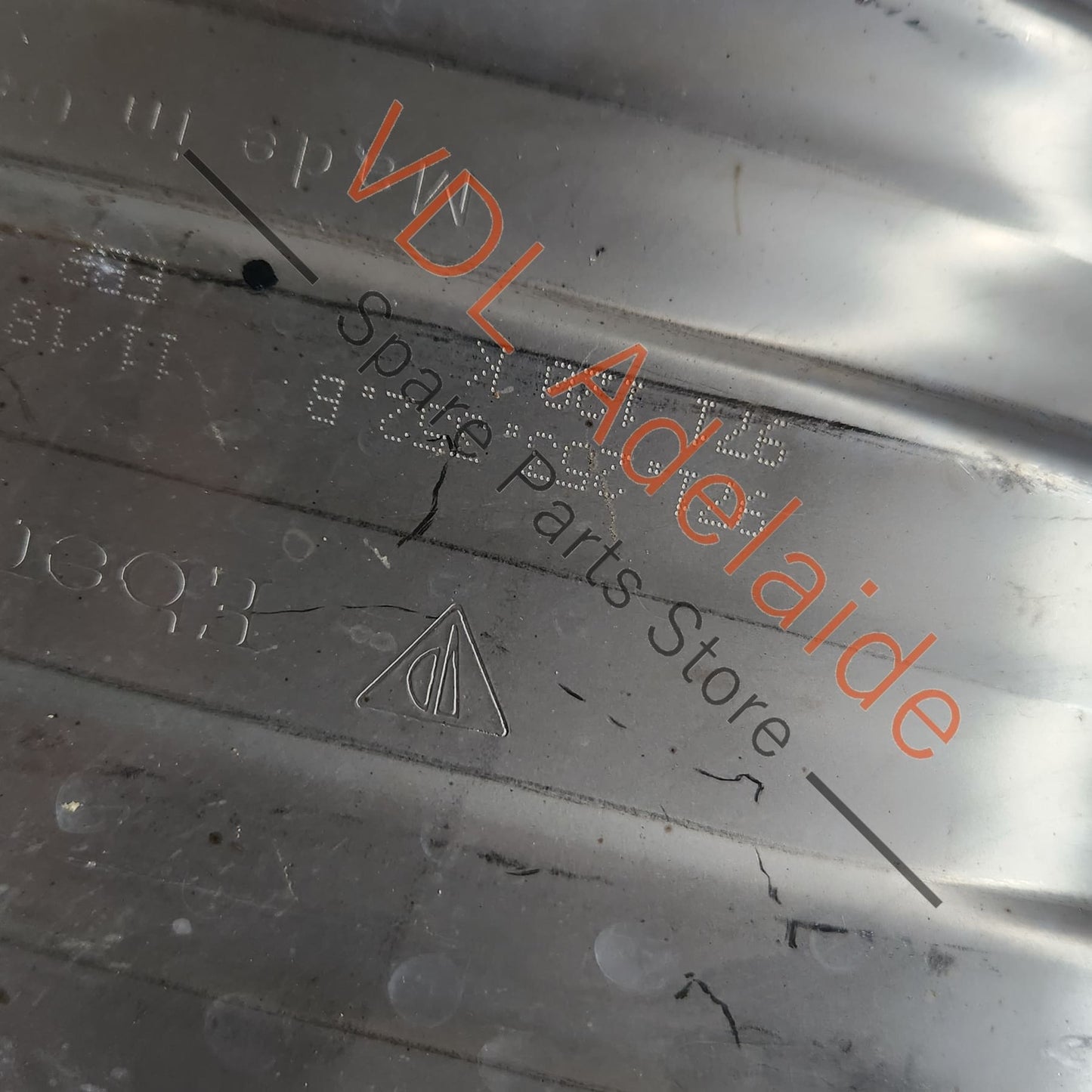 Porsche Panamera 971 Rear Right Muffler Exhaust 971253608AY 971253608AY 971253608 Pipe will be cut at blue dotted line to save on freight. Contact us if you would prefer to send it un-cut.