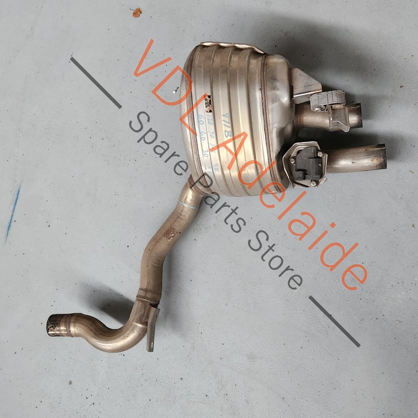 Porsche Panamera 971 Rear Right Muffler Exhaust 971253608AY 971253608AY 971253608 Pipe will be cut at blue dotted line to save on freight. Contact us if you would prefer to send it un-cut.
