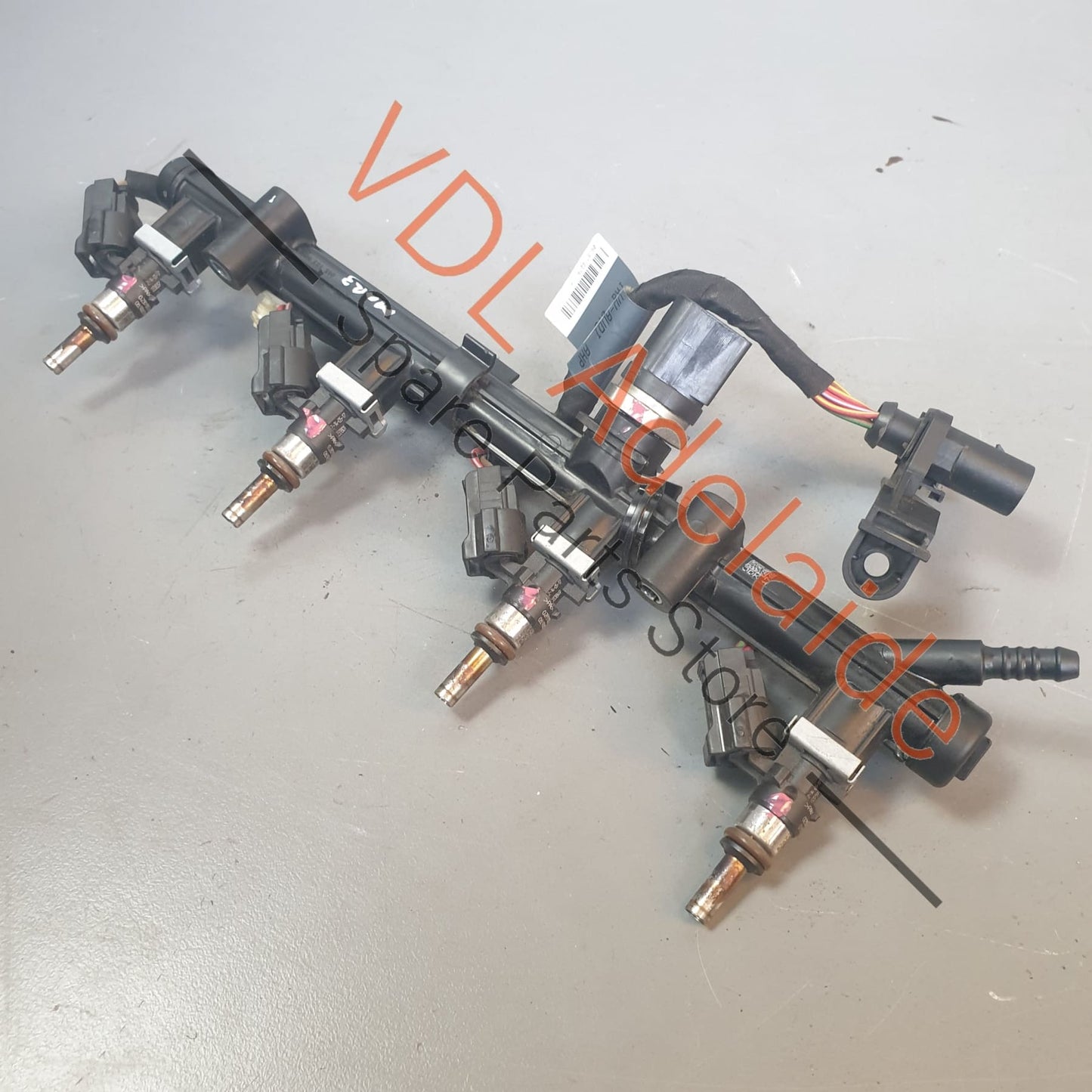 Fuel Injector set for 4cy Audi VW Engine 1.8 2.0 06L906031A w 11 Bar Pressure Sensor 06H906051K