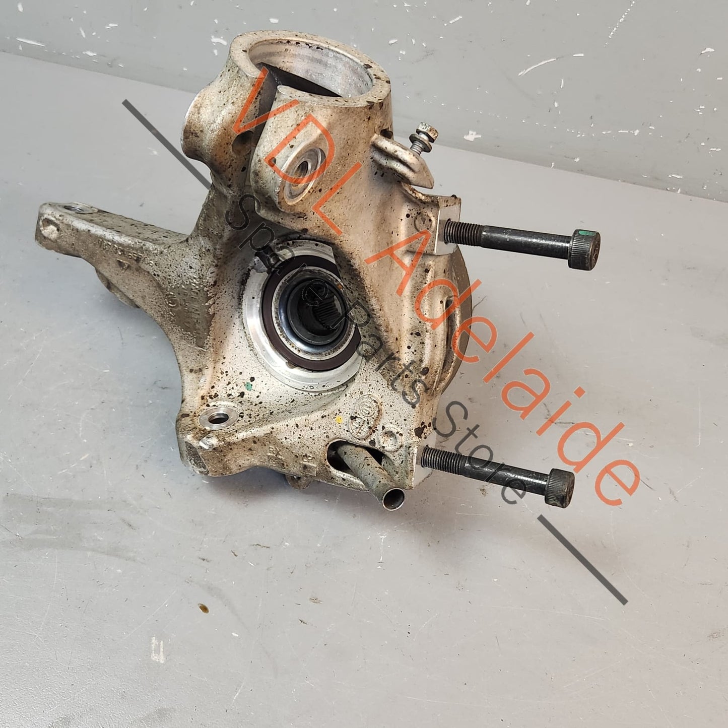 98733115706 99734160501 99905305406 Porsche Boxster Cayman Rear Left Wheel Hub Knuckle w Bearing 98733115706