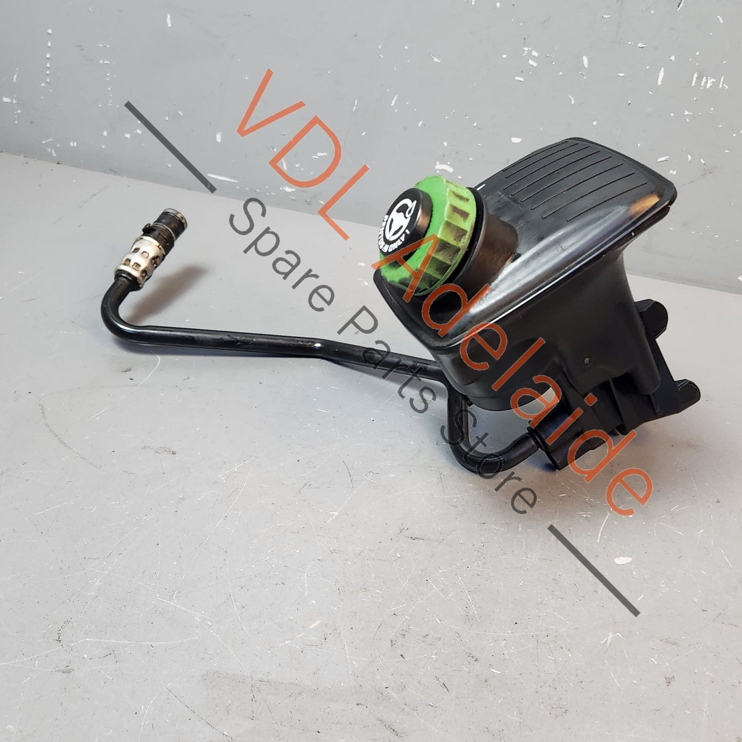 9A131422014 Porsche Cayman Boxster Power Steering Pump Reservoir Tank 9A131422014