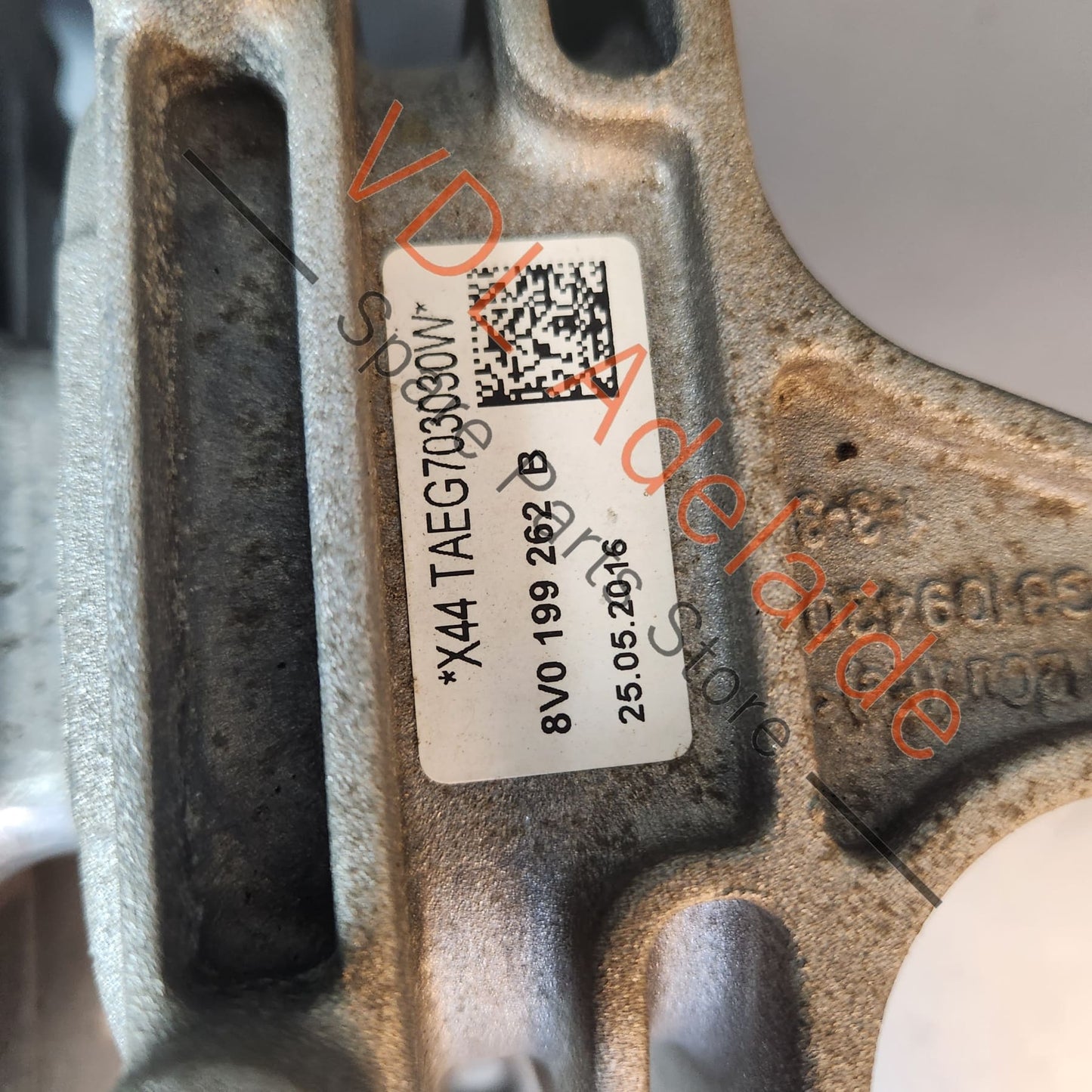 8V0199262B 8V0199262D Audi RS3 8V Right Side Engine Mount Bracket 8V0199262B