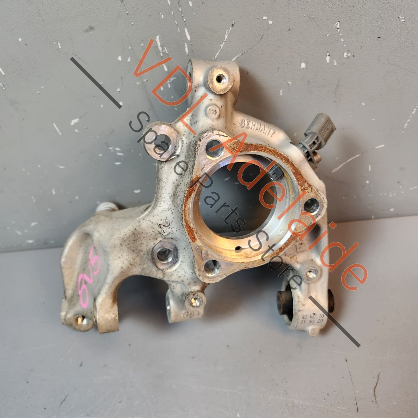 5Q0505435J Audi A3 S3 RS3 Rear Left Wheel Bearing Housing Hub Knuckle 5Q0505435J