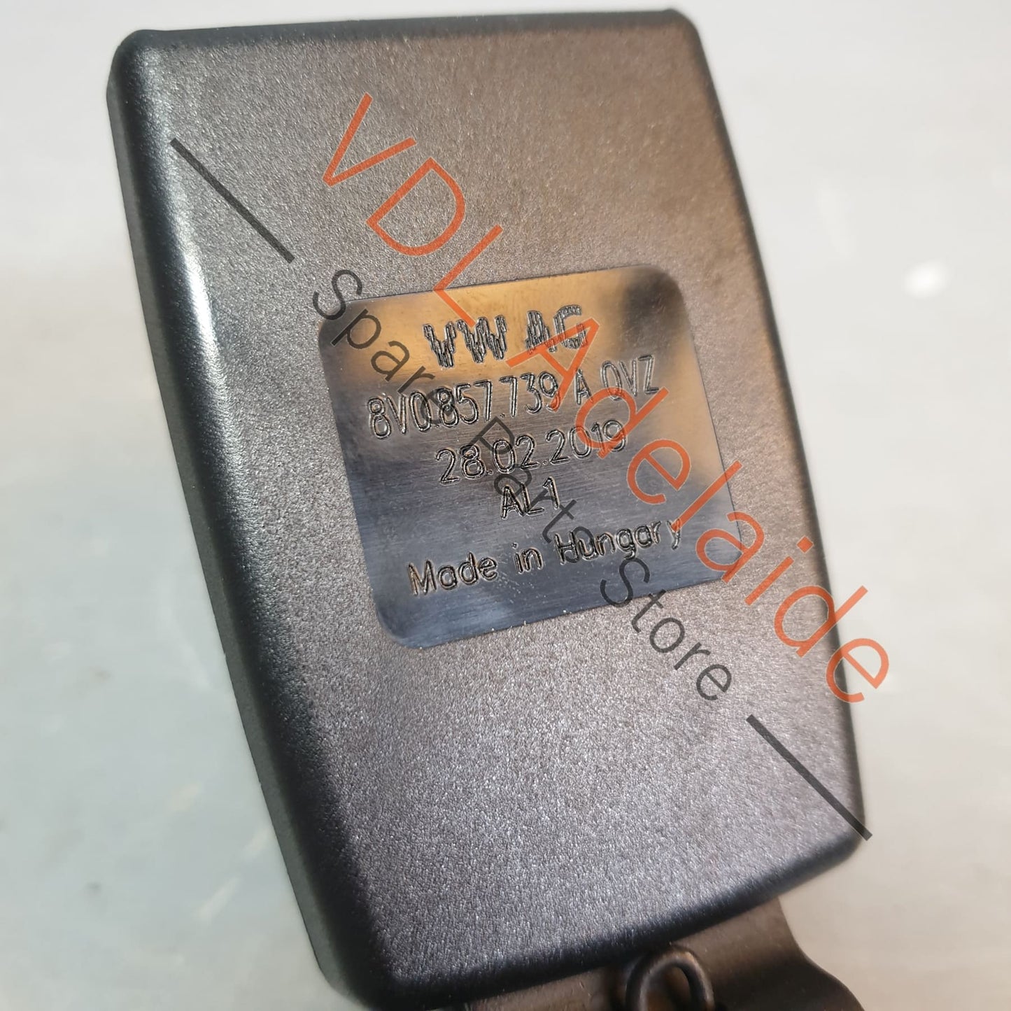 8V0857739QVZ VW Golf Audi A3 Rear Seat Belt Double Clasp Catch Latch 8V0857739 QVZ