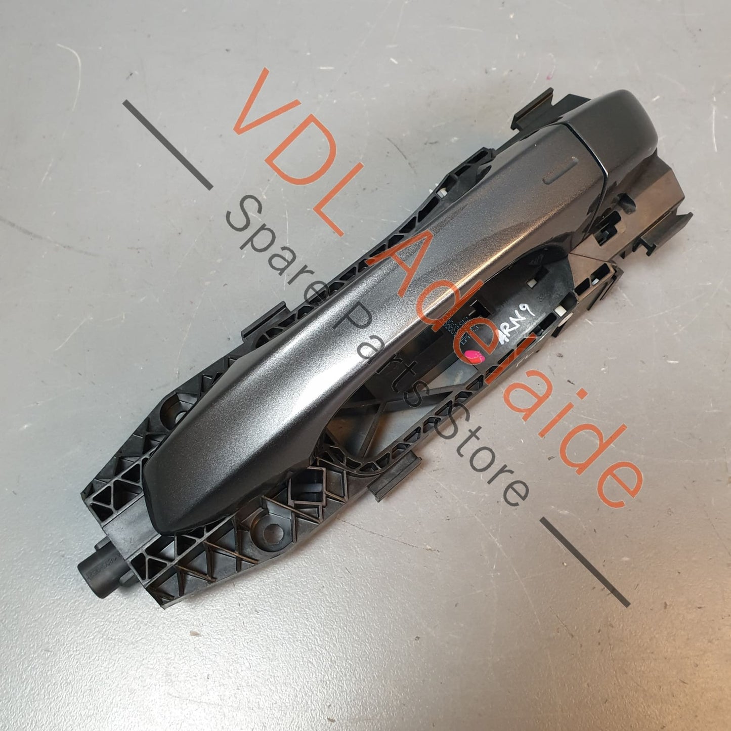 5G0837205N Volkswagen VW Golf GTi Mk7 Front or Rear Left Side Door Handle Indium Gray LR7H 5G0837205N