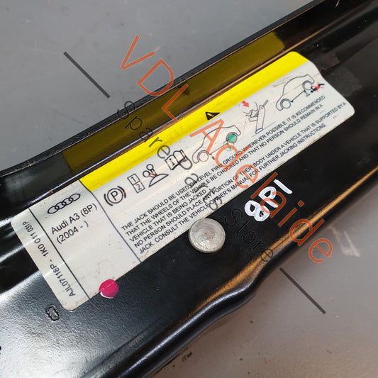 1K0011031P Audi A3 S3 8P Emergency Flat Tyre Jack Tool 1K0011031P