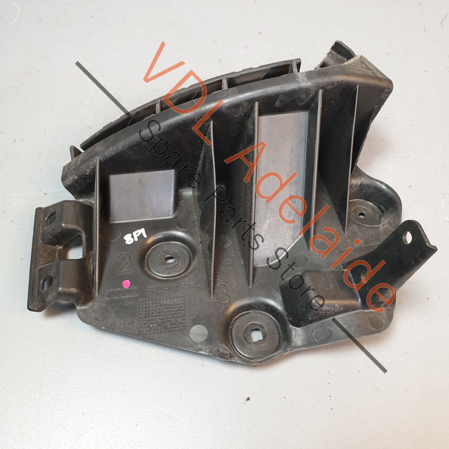 8P4807393A Audi A3 S3 8P Rear Bumper Guide Bracket Left 8P4807393A