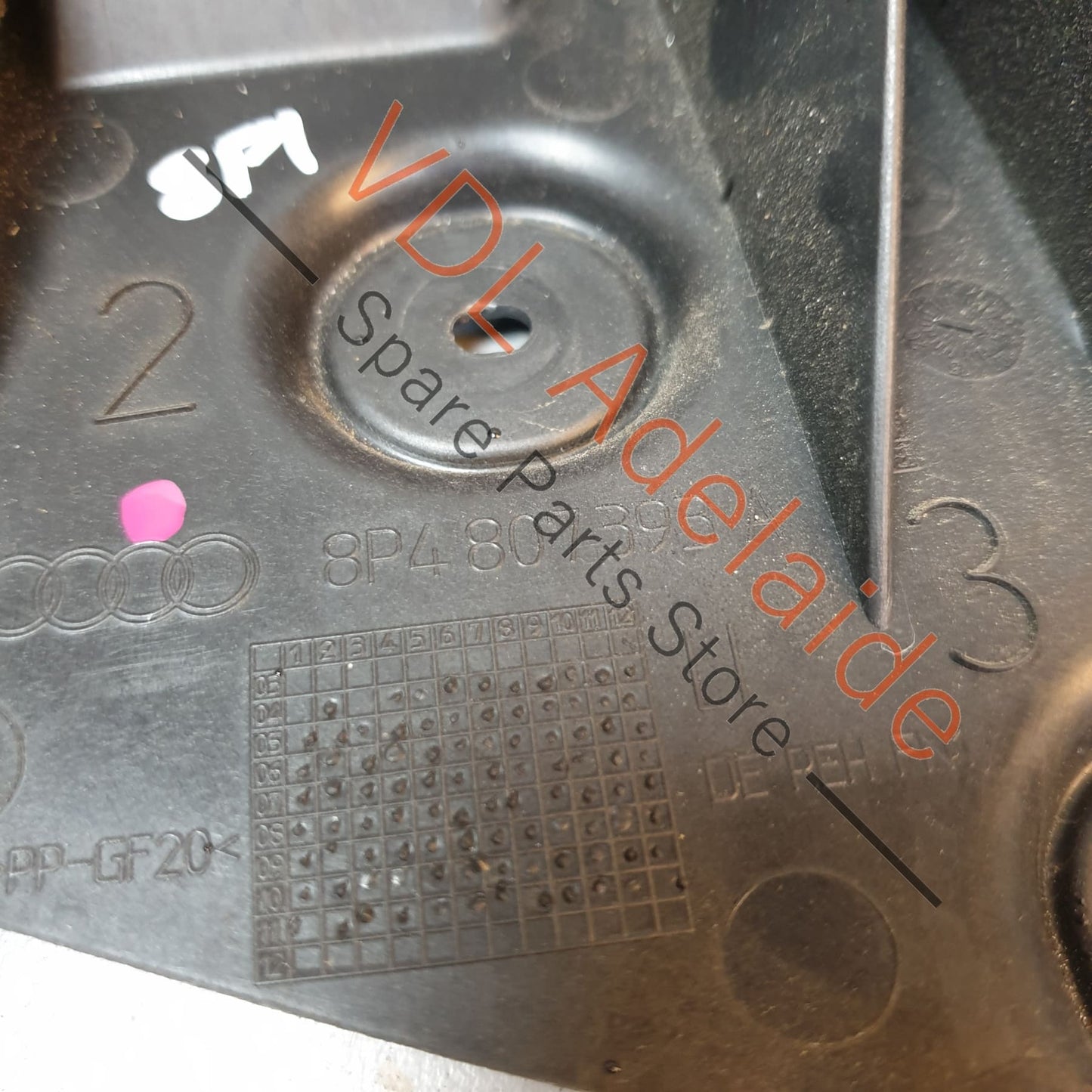 8P4807393A Audi A3 S3 8P Rear Bumper Guide Bracket Left 8P4807393A