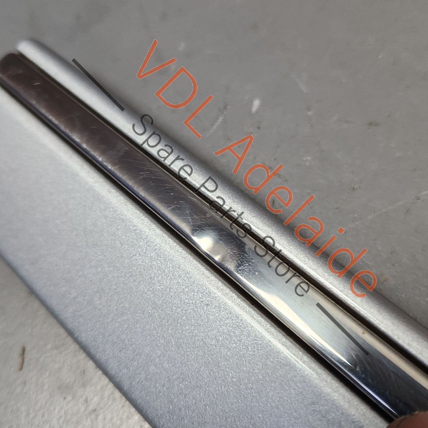 A2116901962, ES2=9775; SILVER IRIDIUM; 775U