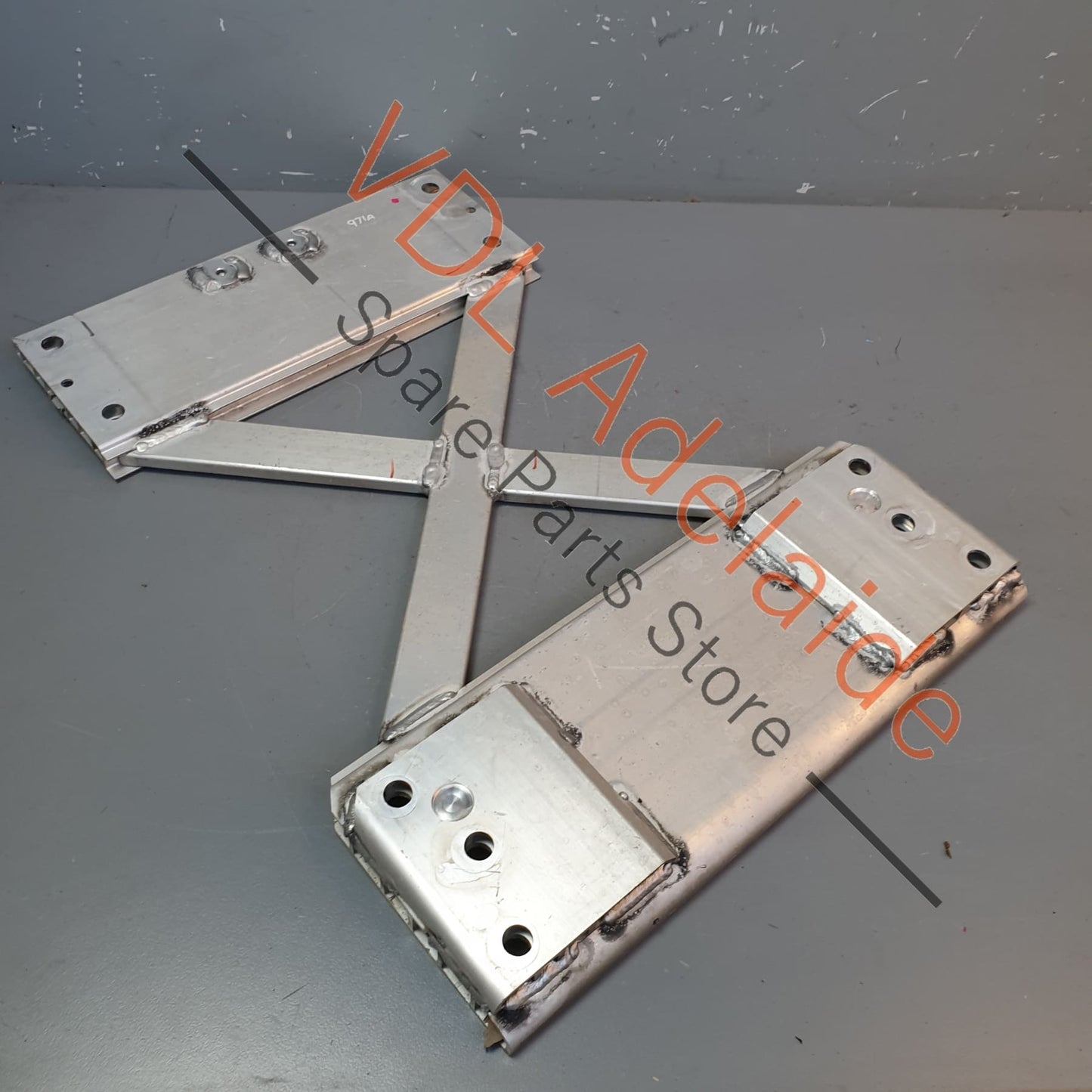 971802019 971802019B Porsche Panamera 971 Transmission Tunnel Aluminium Cross Brace 971802019 971802019B