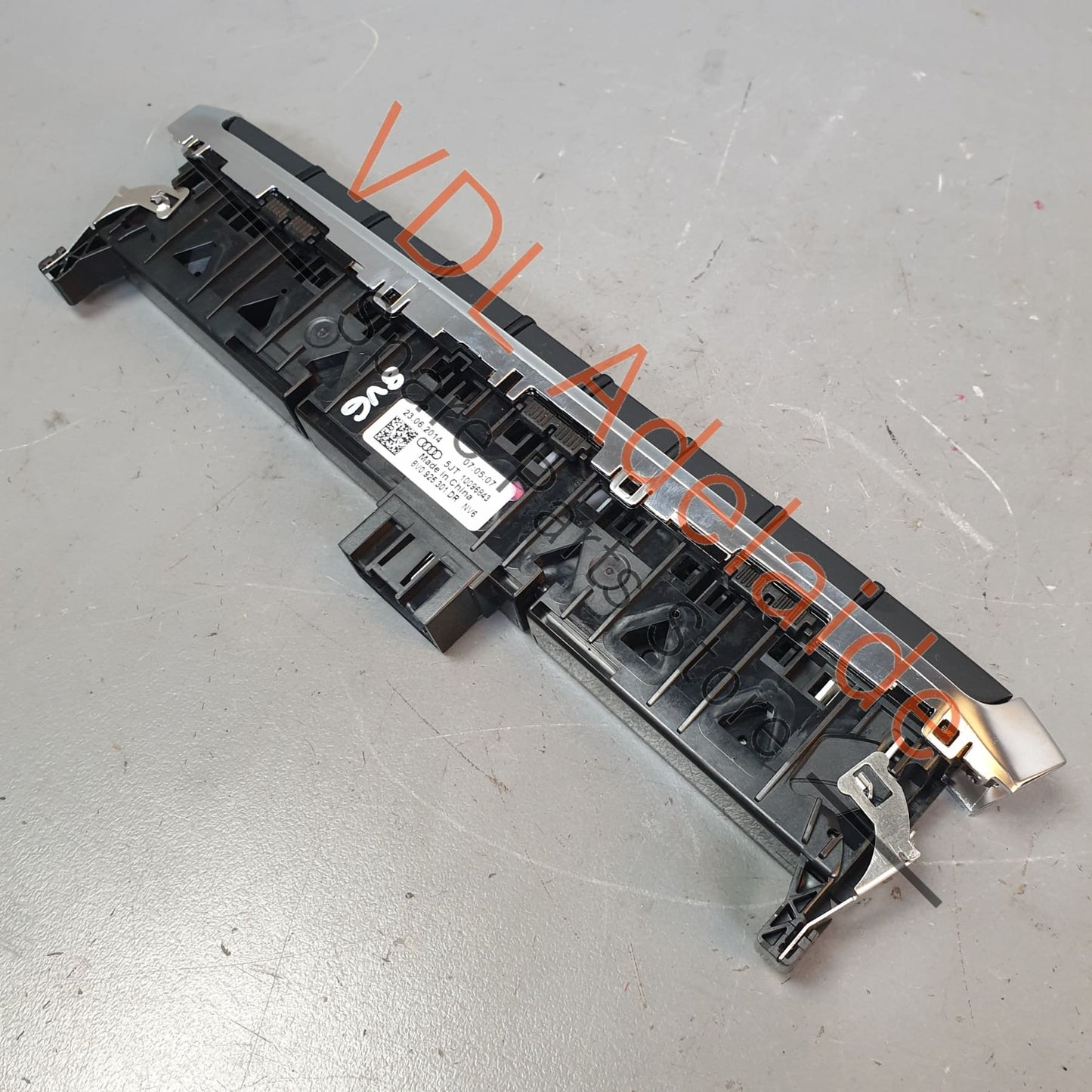 8V0925301DRNV6 8V0925301DR Audi A3 S3 Dashboard Switch 8V0925301DR