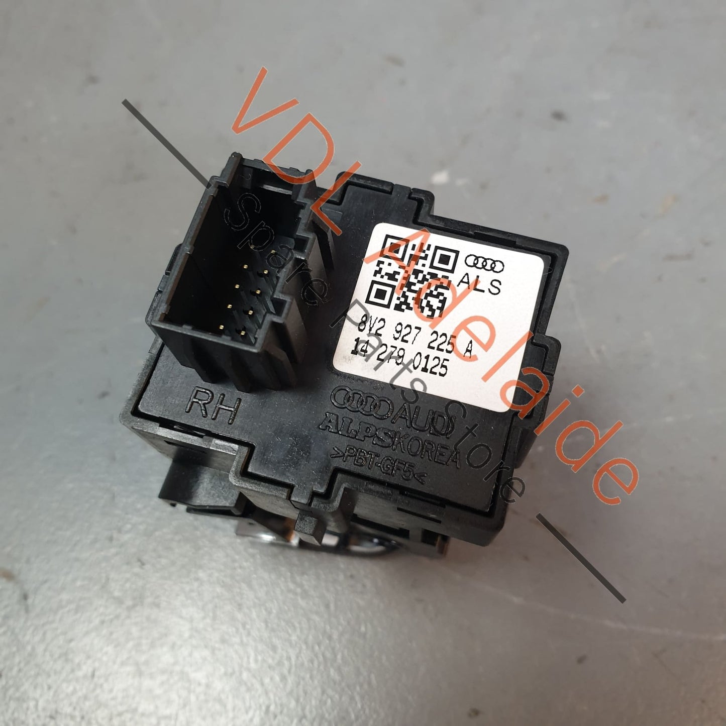 8V2927225A Audi A3 S3 8V Electric Park Brake Switch for Console 8V2927225A