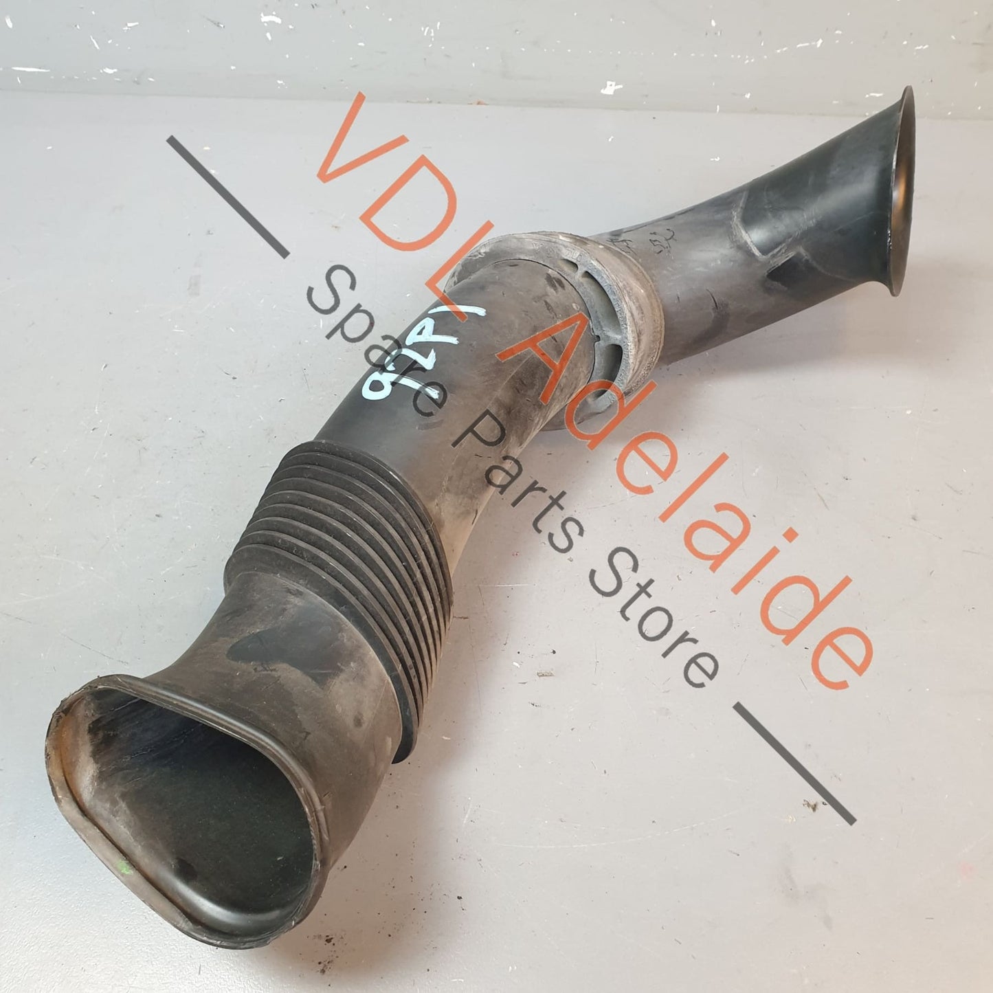 7L5129752 95511010400 Porsche Left Side Air Intake Duct Pipe Tube Hose 7L5129752 95511010400