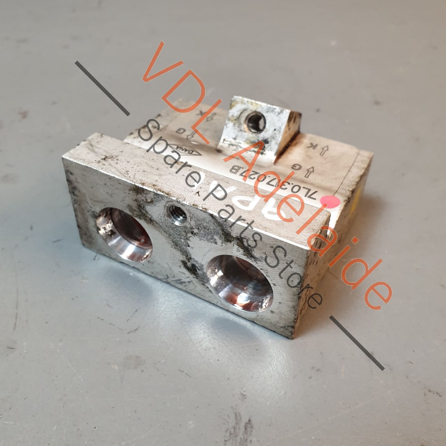 7L0317027 VW Audi Porsche Automatic Transmission Oil Cooler Thermostat Block Valve 7L0317027