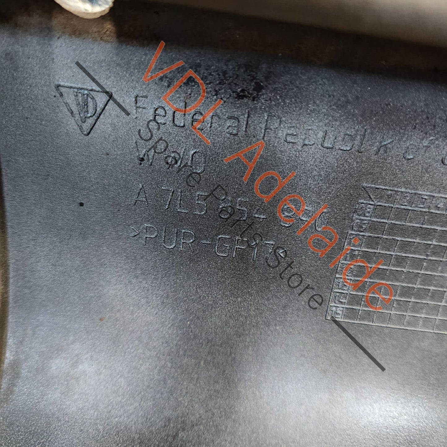 95555988801 7L5854890 Porsche Cayenne GTS Right Side Skirt Rocker Panel Trim 95555988801 7L5854890