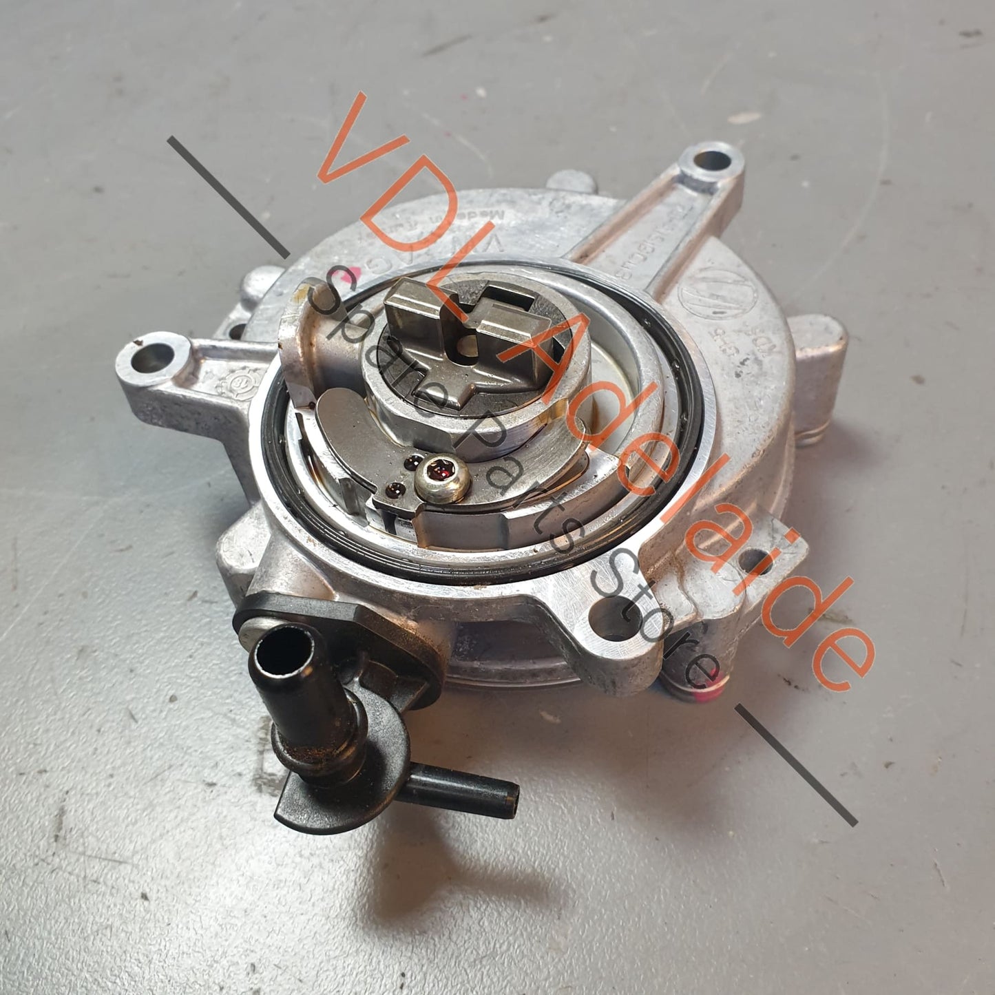 06M145100L Audi Q7 RS4 RS5 2.9L Vacuum Pump 06M145100L