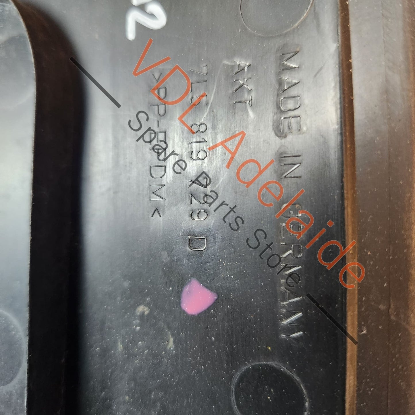 7L6819729D 2008-2010 Porsche Cayenne Wiper Cowling Trim Panel Cover Left 7L6819729D