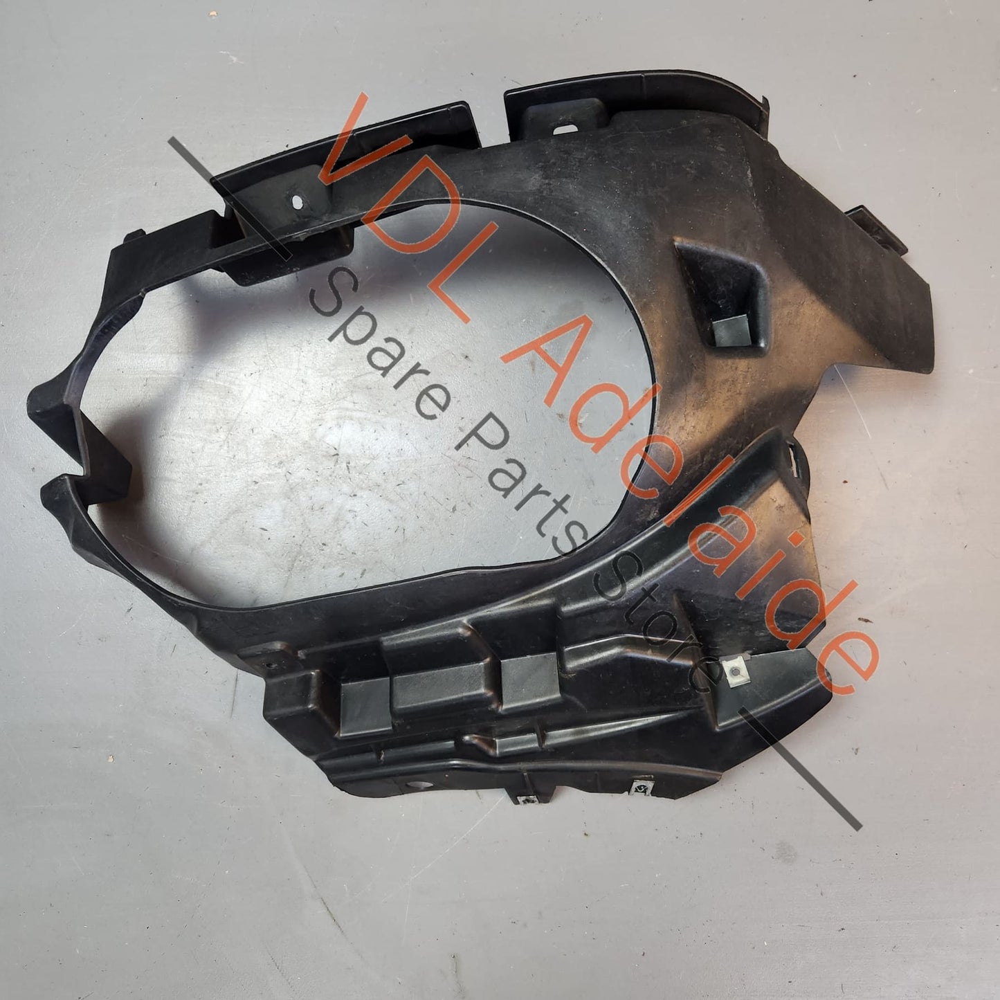955 505 962 00 7L5807962C Porsche Cayenne GTS Rear Inner Bumper Mouting Bracket Right Side