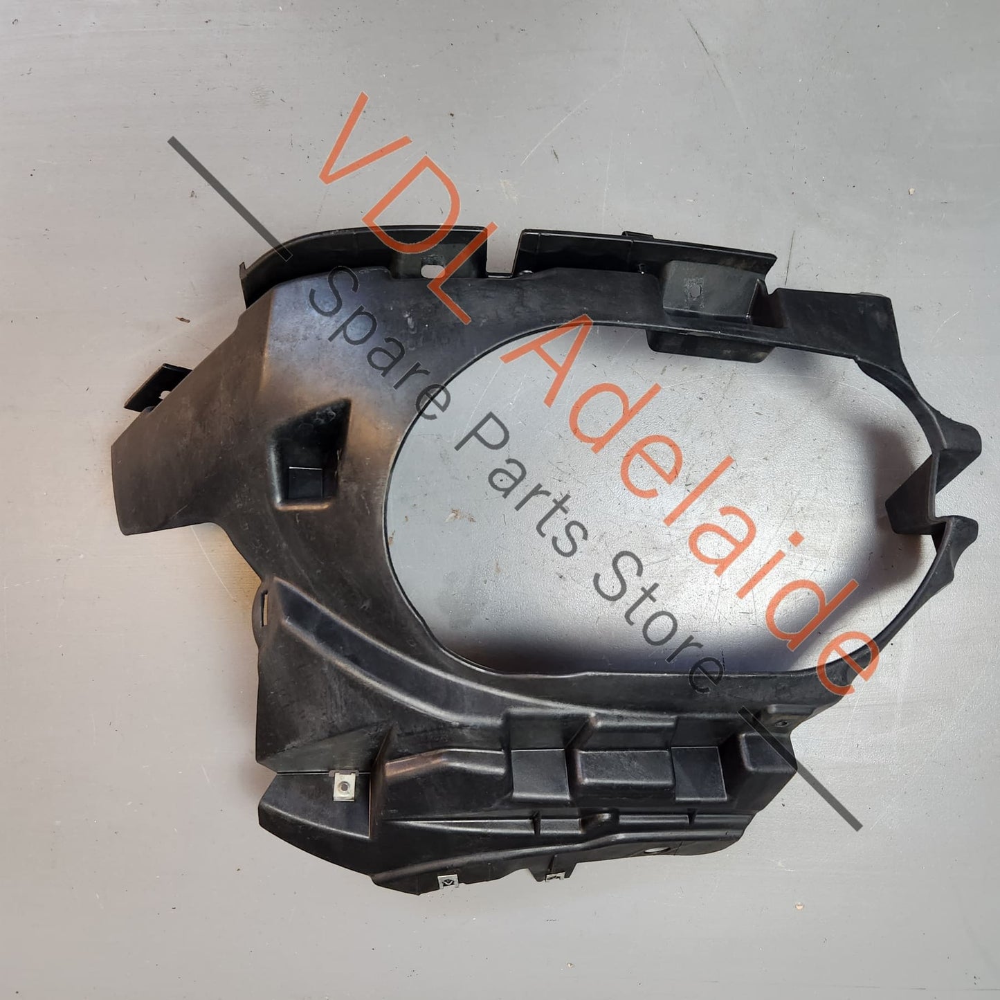 955 505 962 00 7L5807961C Porsche Cayenne GTS Rear Inner Bumper Mouting Bracket Left Side