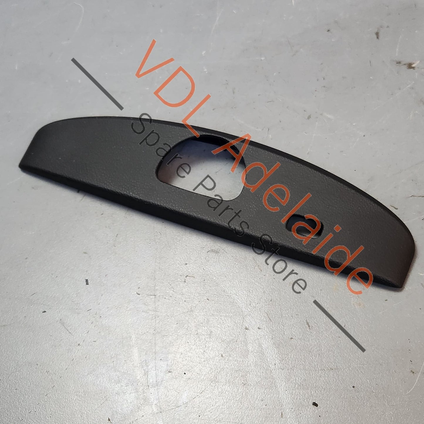 95555582900 A03 7L5867929 Porsche Cayenne 9PA Rear Hatch Tailgate Trim for Wiper 95555582900 A03 7L5867929