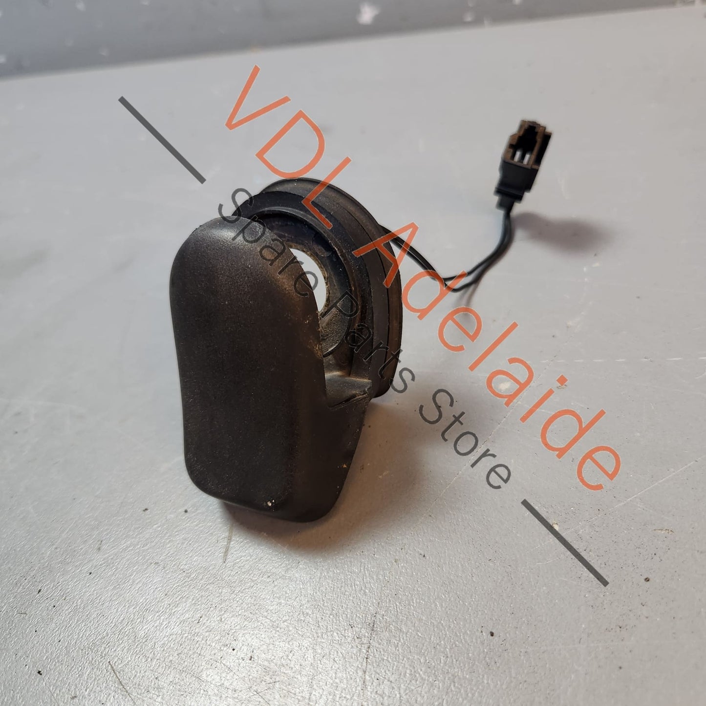 7L5845425 Porsche Cayenne Rear Hatch Glass Window Open Micro Swtich 7L5845425 7L5845425B