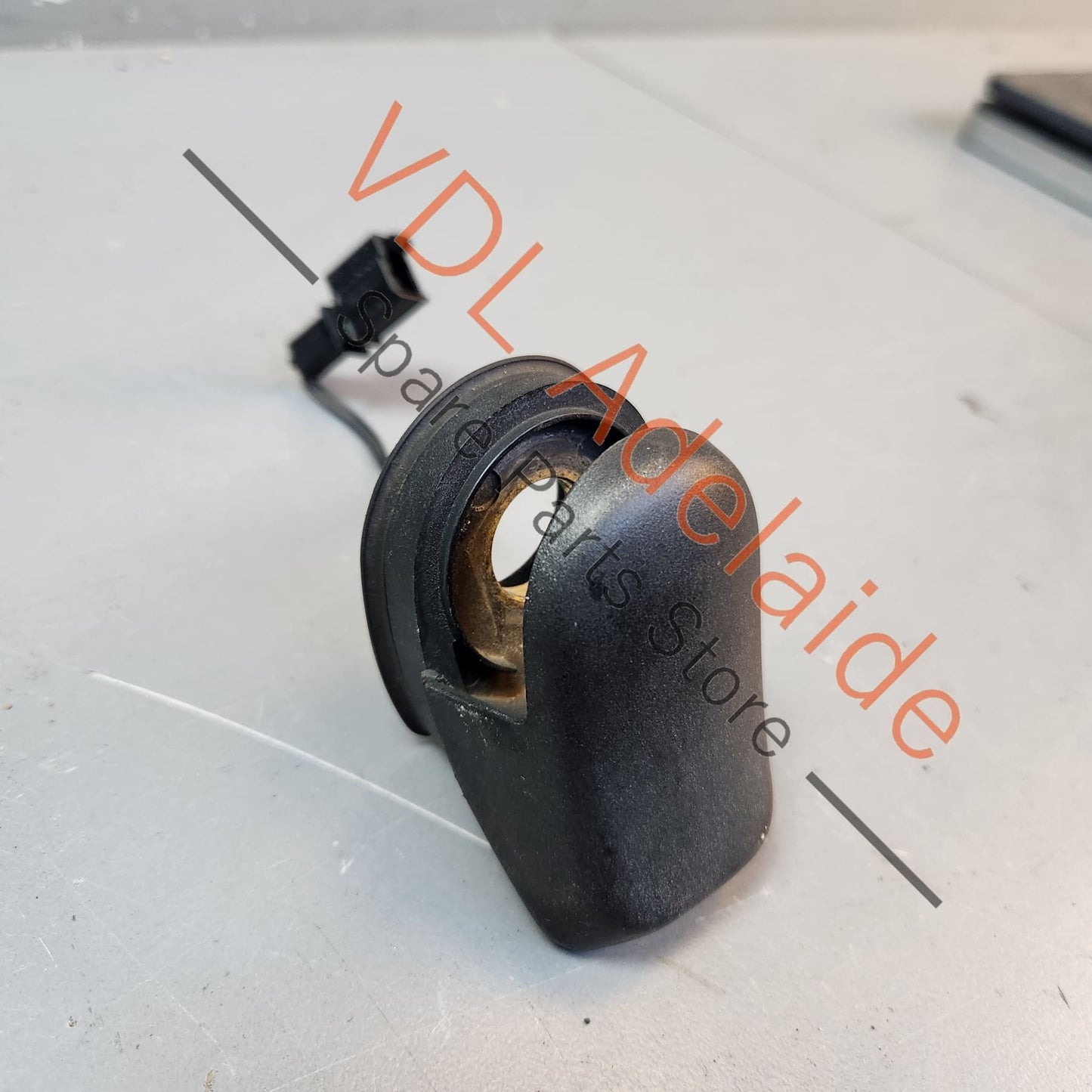 7L5845425 Porsche Cayenne Rear Hatch Glass Window Open Micro Swtich 7L5845425 7L5845425B