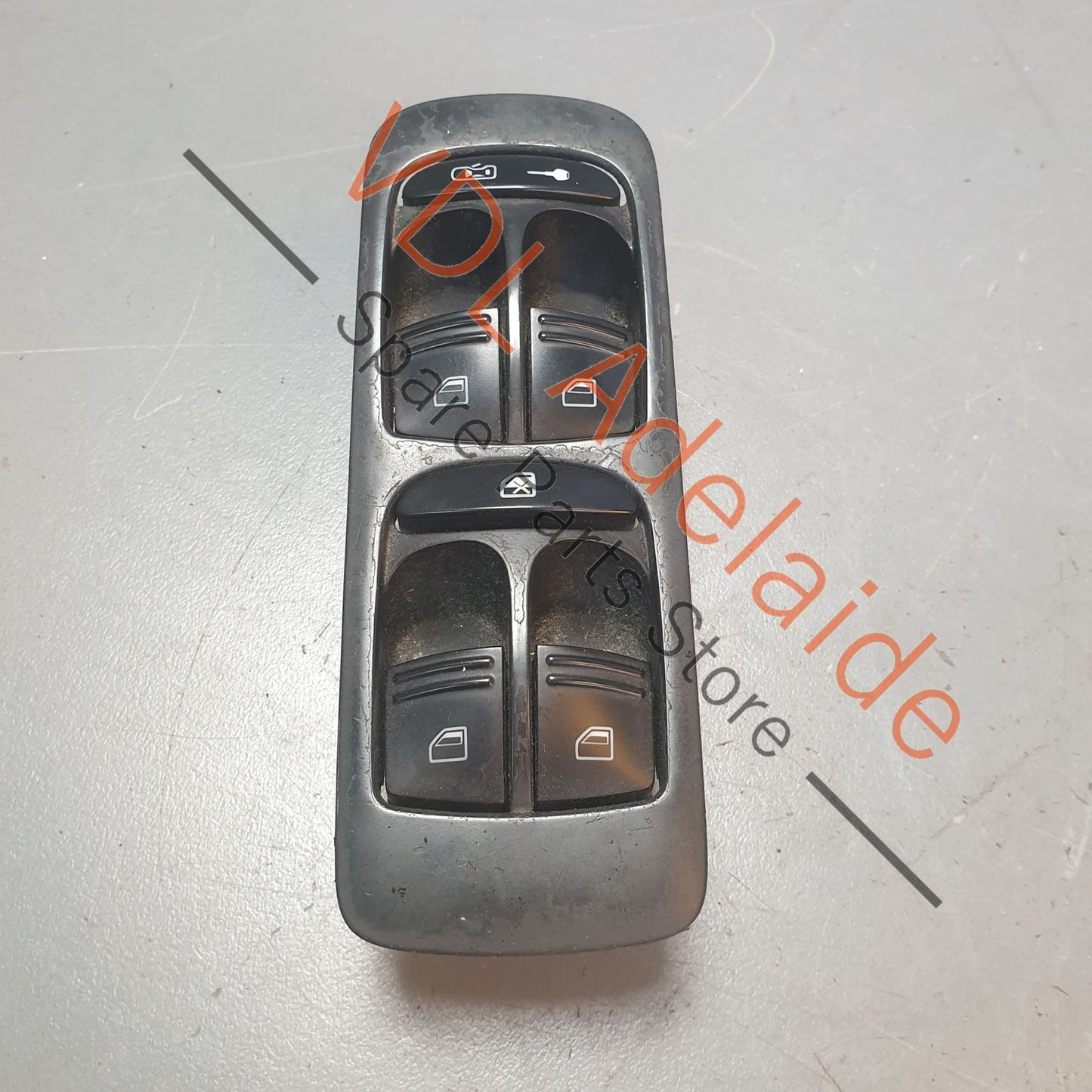 95561315602 7L5959857A 95561315601 Porsche Cayenne 957 9PA Drivers Side Power Window Switch 7L5959857A 95561315601 95561315602