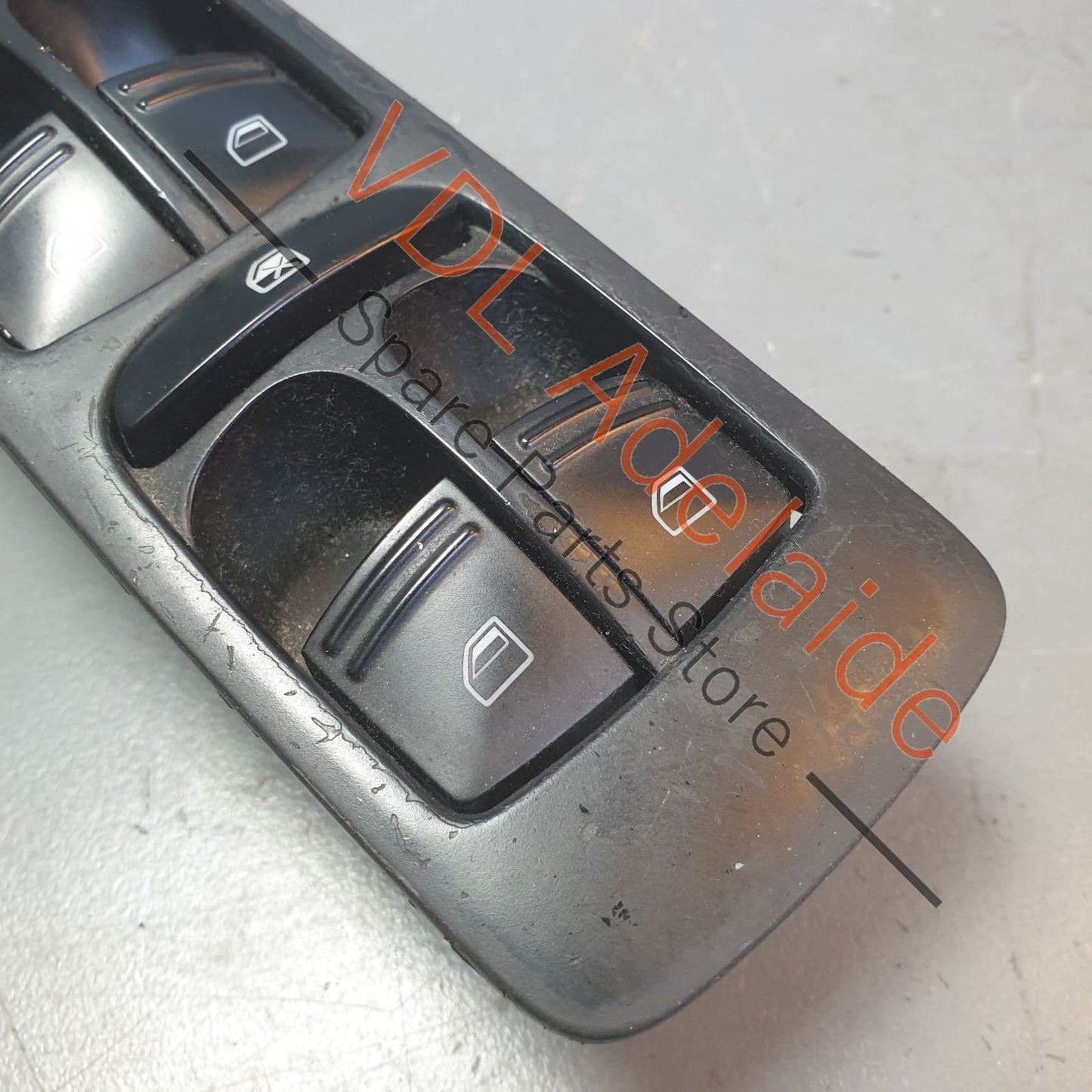 95561315602 7L5959857A 95561315601 Porsche Cayenne 957 9PA Drivers Side Power Window Switch 7L5959857A 95561315601 95561315602