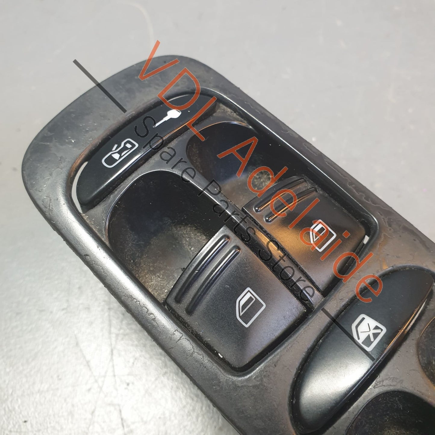 95561315602 7L5959857A 95561315601 Porsche Cayenne 957 9PA Drivers Side Power Window Switch 7L5959857A 95561315601 95561315602