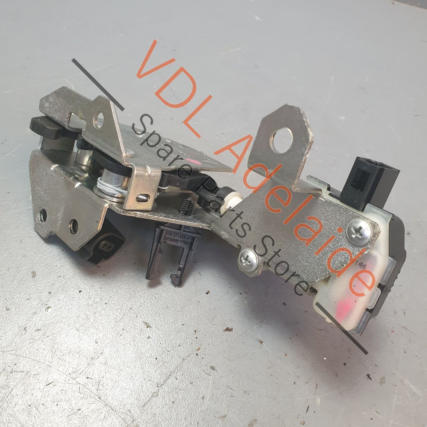 7L0827506E Porsche Cayenne Touareg Rear Boot Window Latch Catch 7L0827506E
