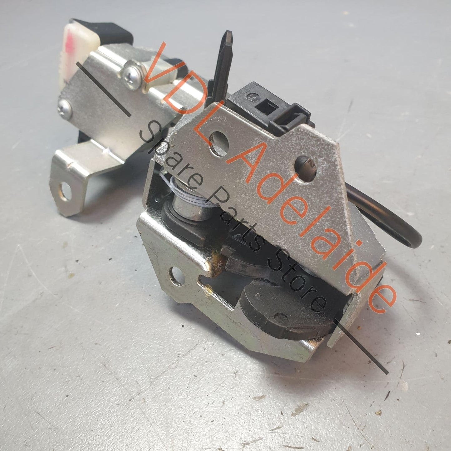 7L0827506E Porsche Cayenne Touareg Rear Boot Window Latch Catch 7L0827506E