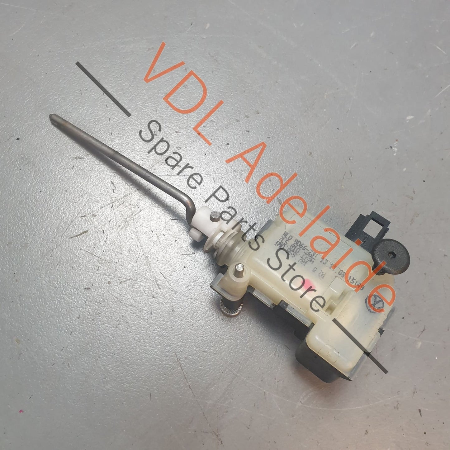 95562477302 7L5810773 Porsche Cayenne 9PA 955 957 Fuel Door Release Mechanism Actuator 95562477302 7L5810773