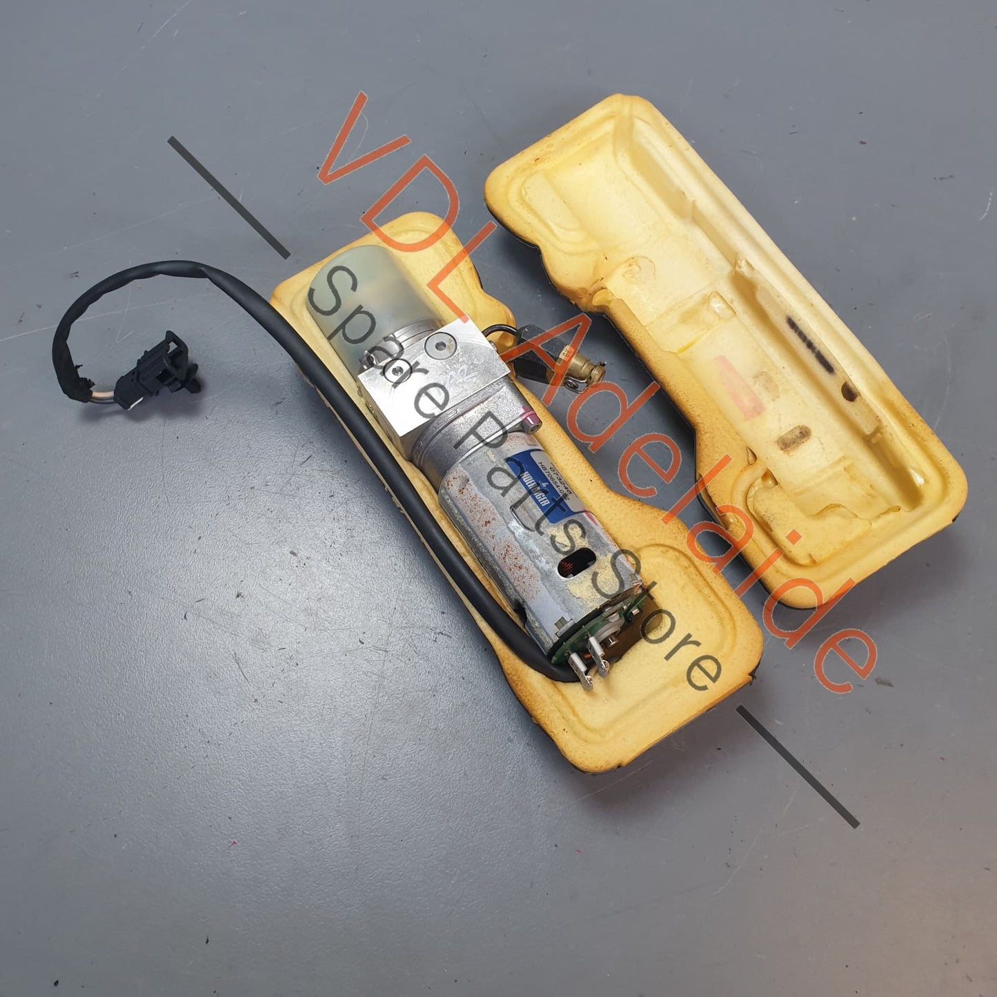 95551244900 7L5827449 Porsche Cayenne 9PA Hydraulic Pump Motor for Electric Powerlift Automatic Tailgate Mechanism 95551244900 7L5827449