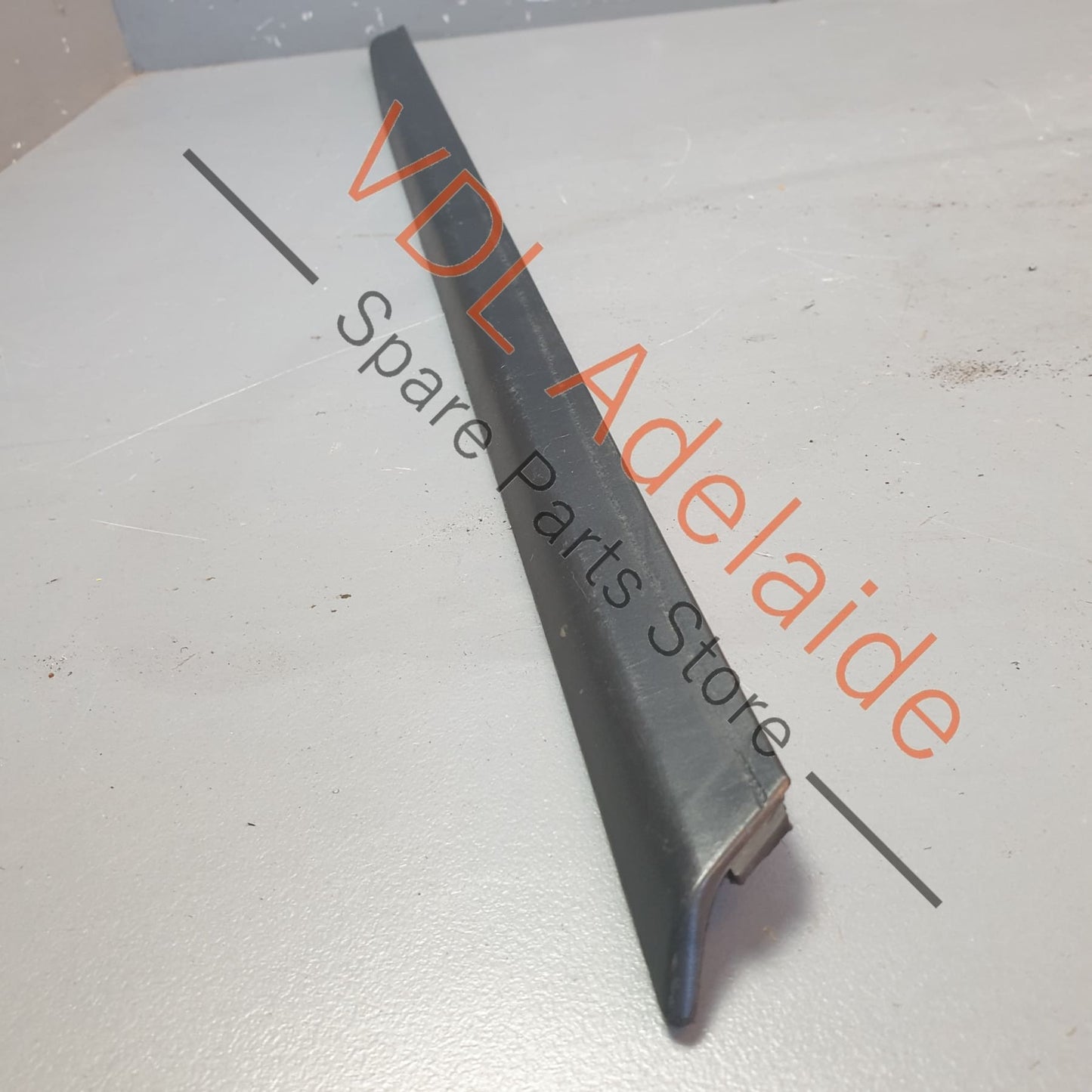 7L0853539 95555930500 01C VW Touareg Porsche Cayenne Plastic Door Opening Entry Sill Trim Strip Rear Left 7L0853539 95555930500 01C