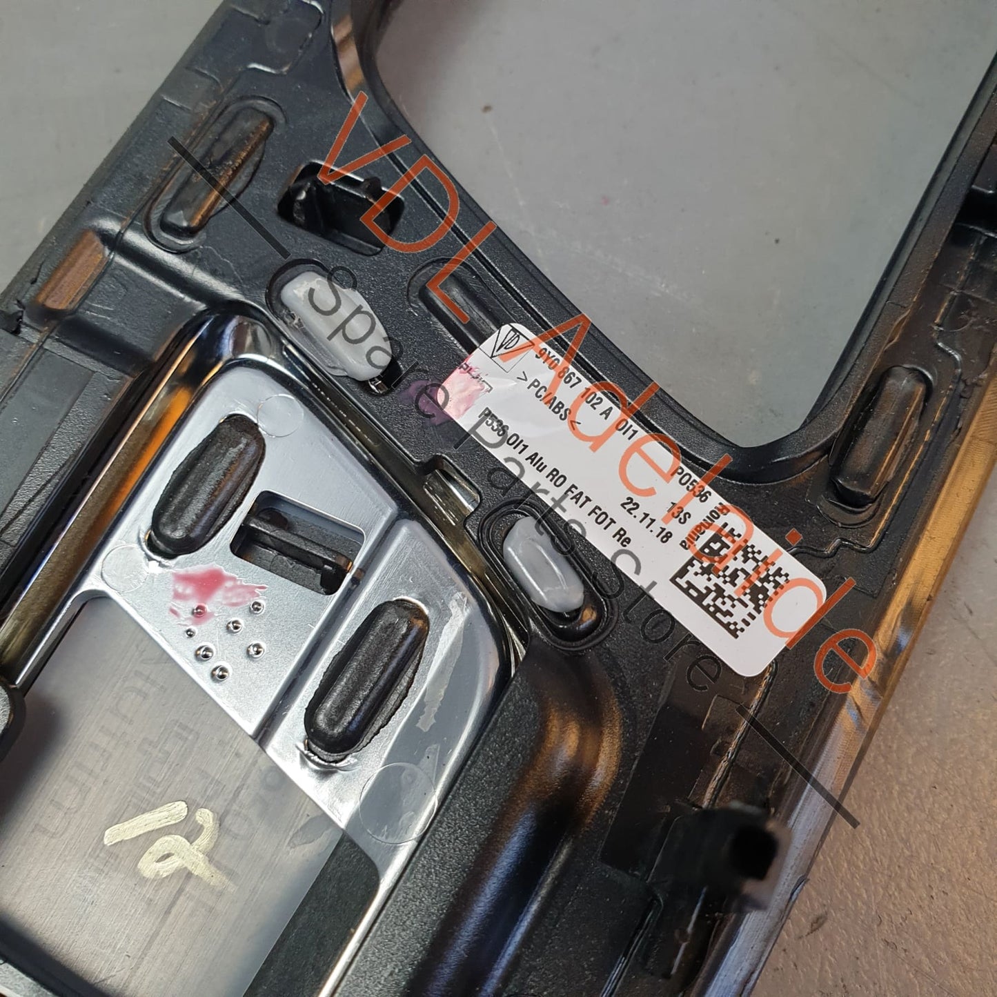 9Y0867102AOI1 9Y0867102MOI1 Porsche Cayenne E3 9YA 9YB Right Side Door Trim Insert Interior Brushed Aluminium Gloss Black 9Y0867102A OI1