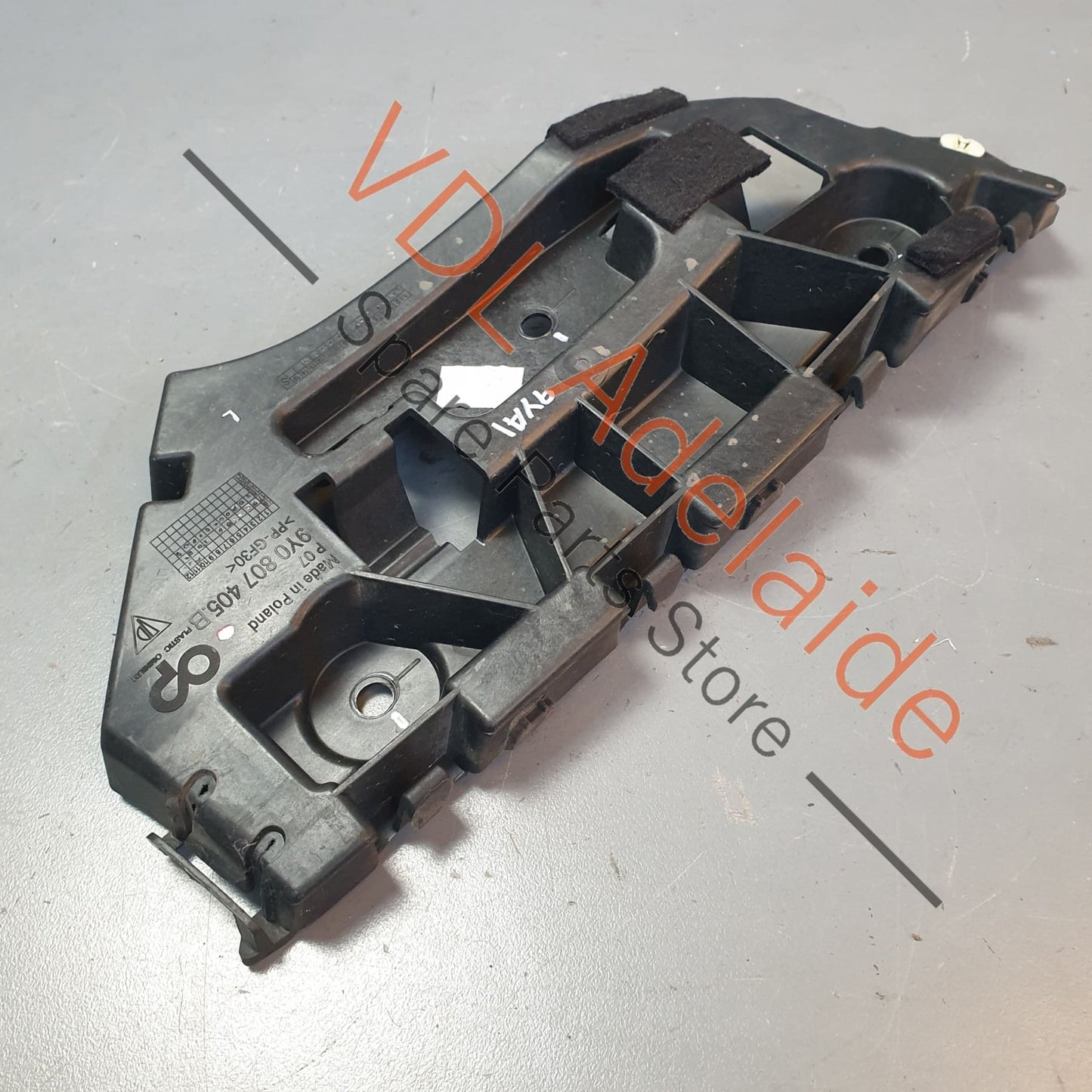9Y0807405C 9Y0807405 9Y0807405B Porsche Cayenne E3 Rear Bumper Left Side Corner Securing Strip Bracket 9Y0807405C