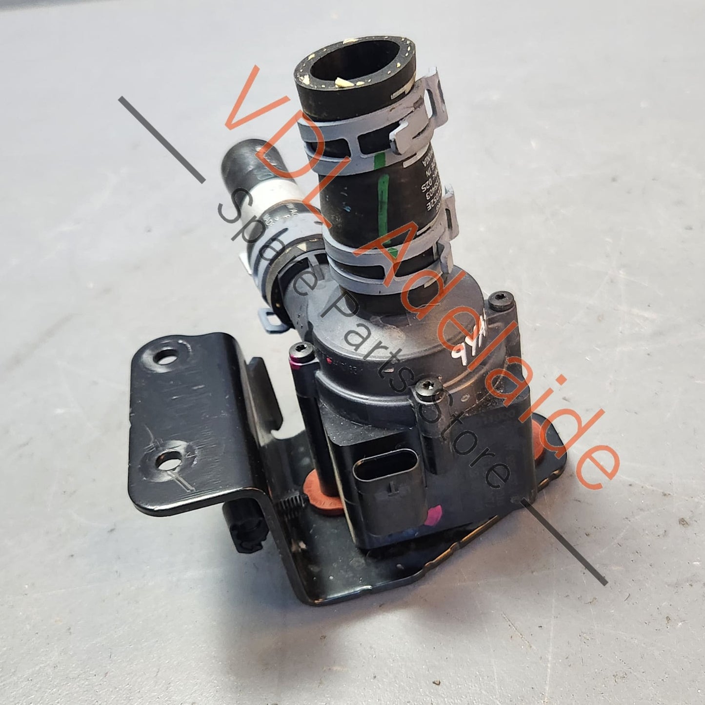 9A7121601 06H121601P 06H121601L Porsche Cayenne E3 Additional Secondary Coolant Electric Pump 9A7121601 06H121601P 06H121601L
