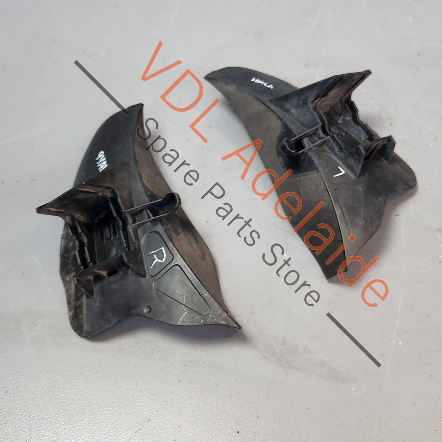 9Y0615447B 9Y0615448B Porsche Cayenne Steering Rod Air Guides (pair) 9Y0615448B 9Y0615447B