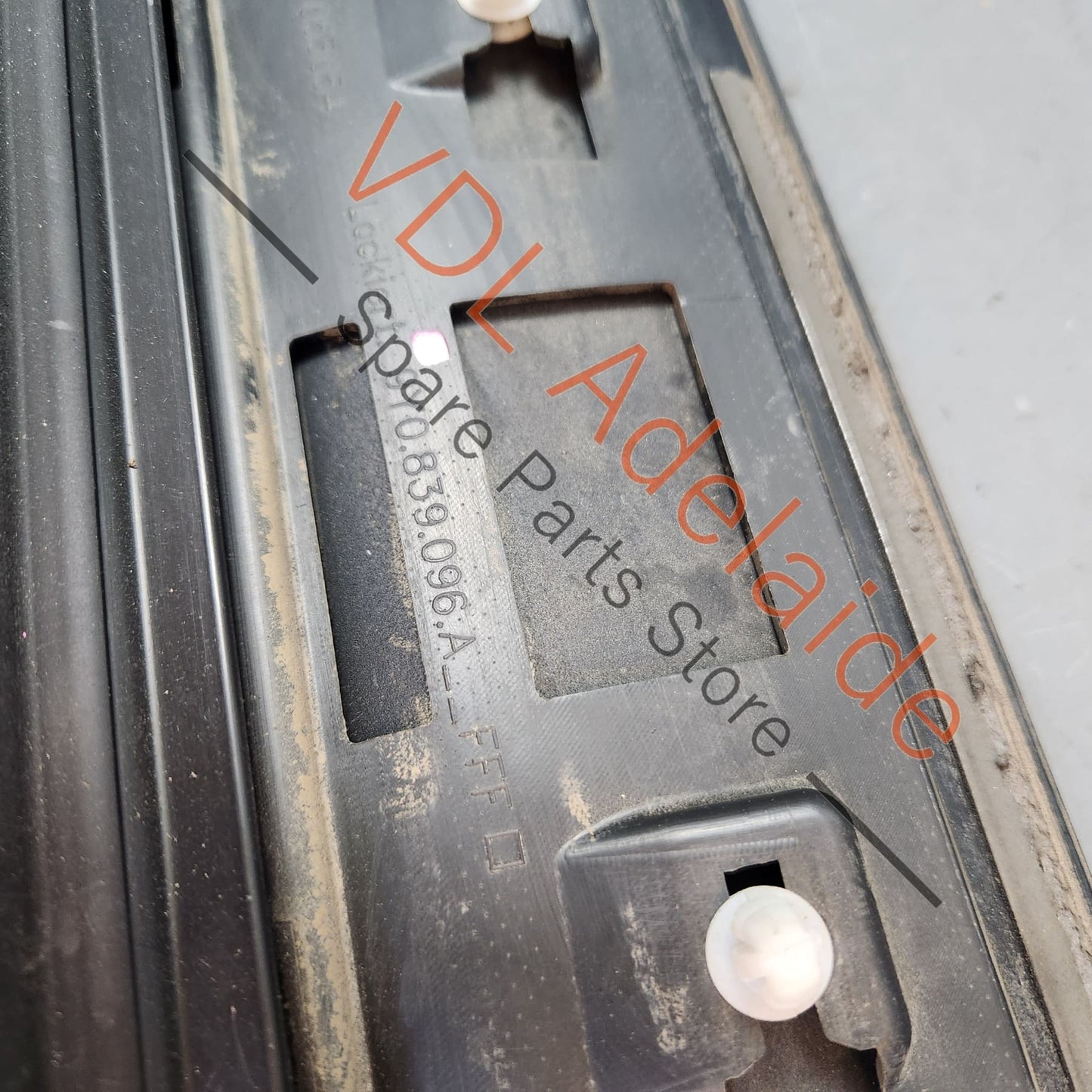 9Y0839096Y 9Y0839096CY Porsche Cayenne E3 9Y Rear Right Door Exterior Molding Trim 9Y0839096Y