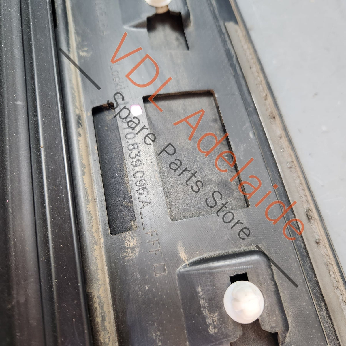 9Y0839096Y 9Y0839096CY Porsche Cayenne E3 9Y Rear Right Door Exterior Molding Trim 9Y0839096Y