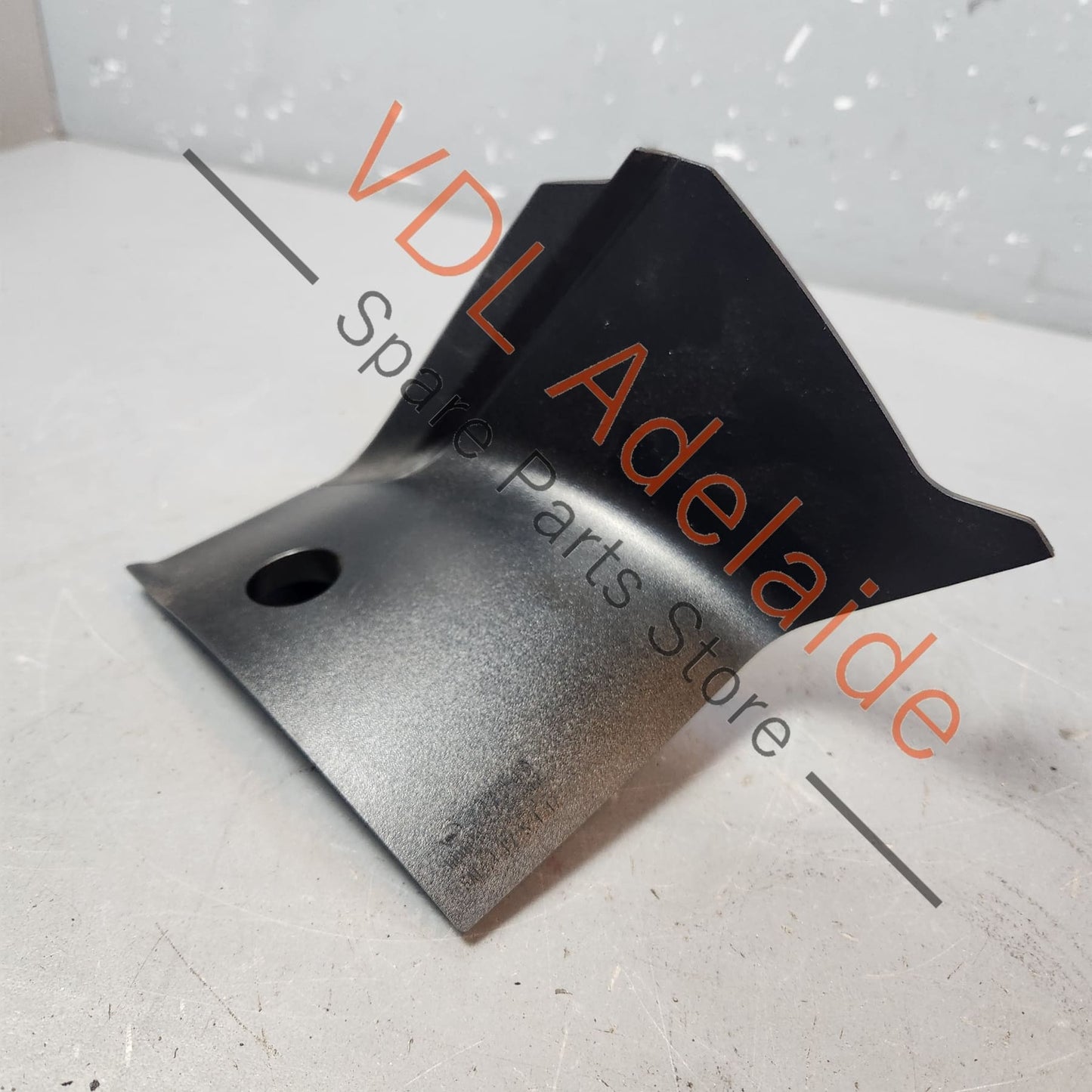 9Y0945428B Porsche Cayenne E3 9Y Rear Right Tail Light Trim 9Y0945428B